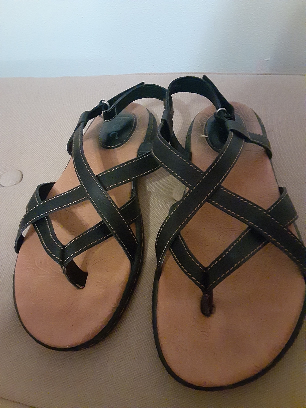 boc Black Crisscross Strap Women's Sandals